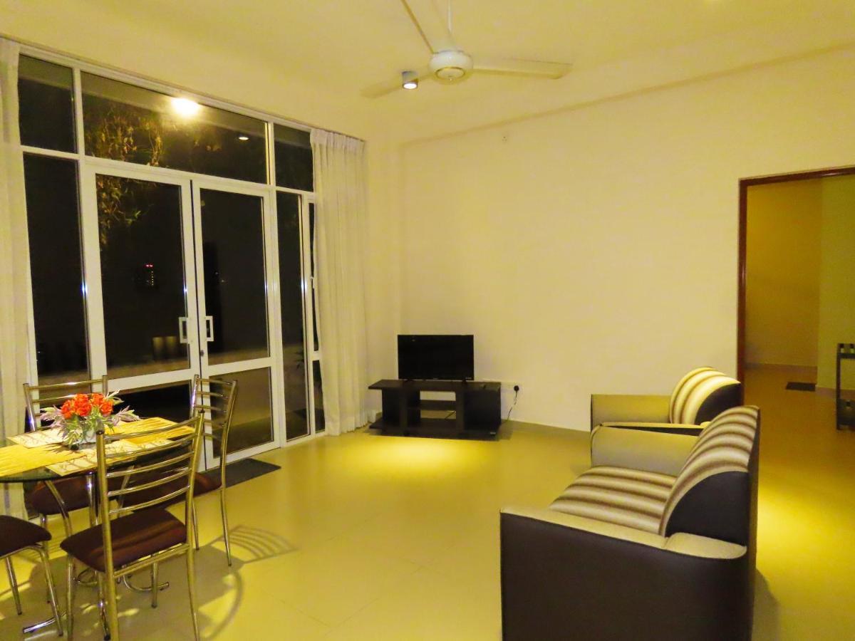 Vivas Residencies Luxury Apartments Dehiwala-Mount Lavinia Екстериор снимка