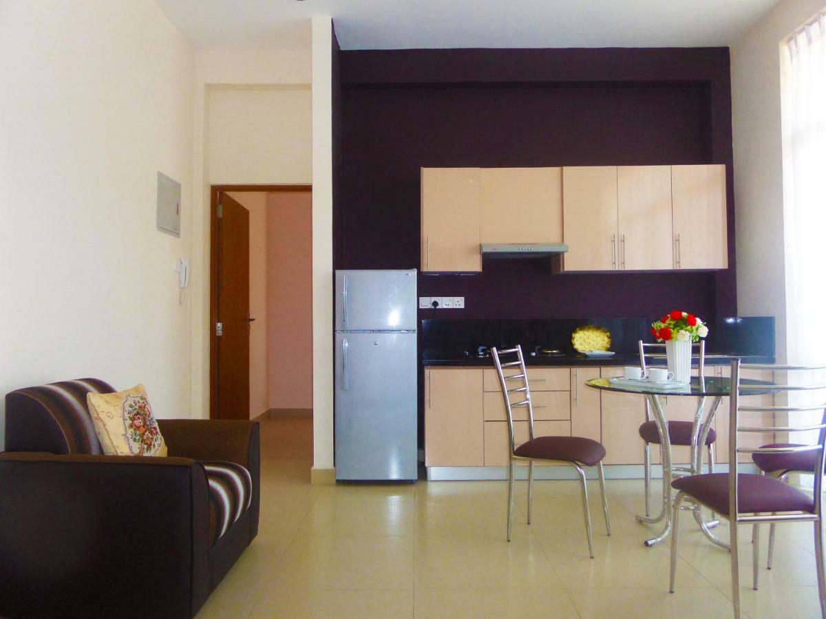 Vivas Residencies Luxury Apartments Dehiwala-Mount Lavinia Екстериор снимка